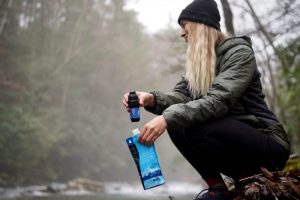 How to carry water backpacking