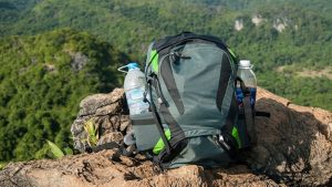 How to carry water backpacking